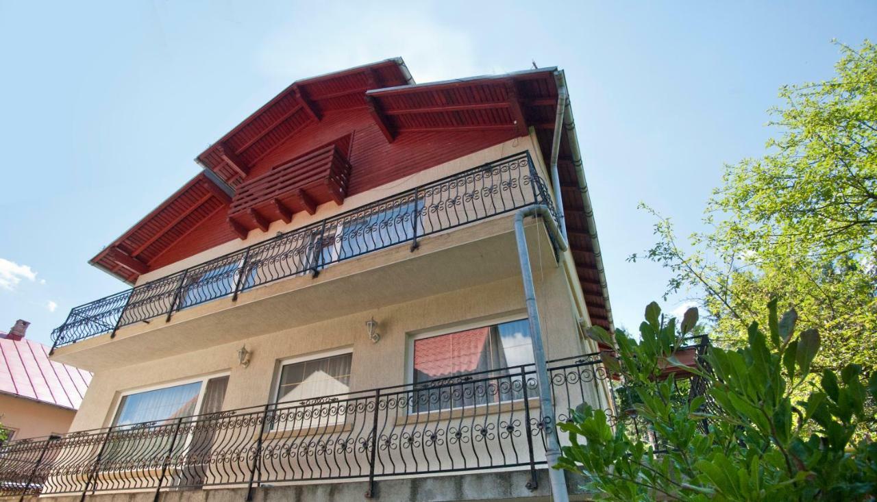 Casa Tudor Синая Екстериор снимка