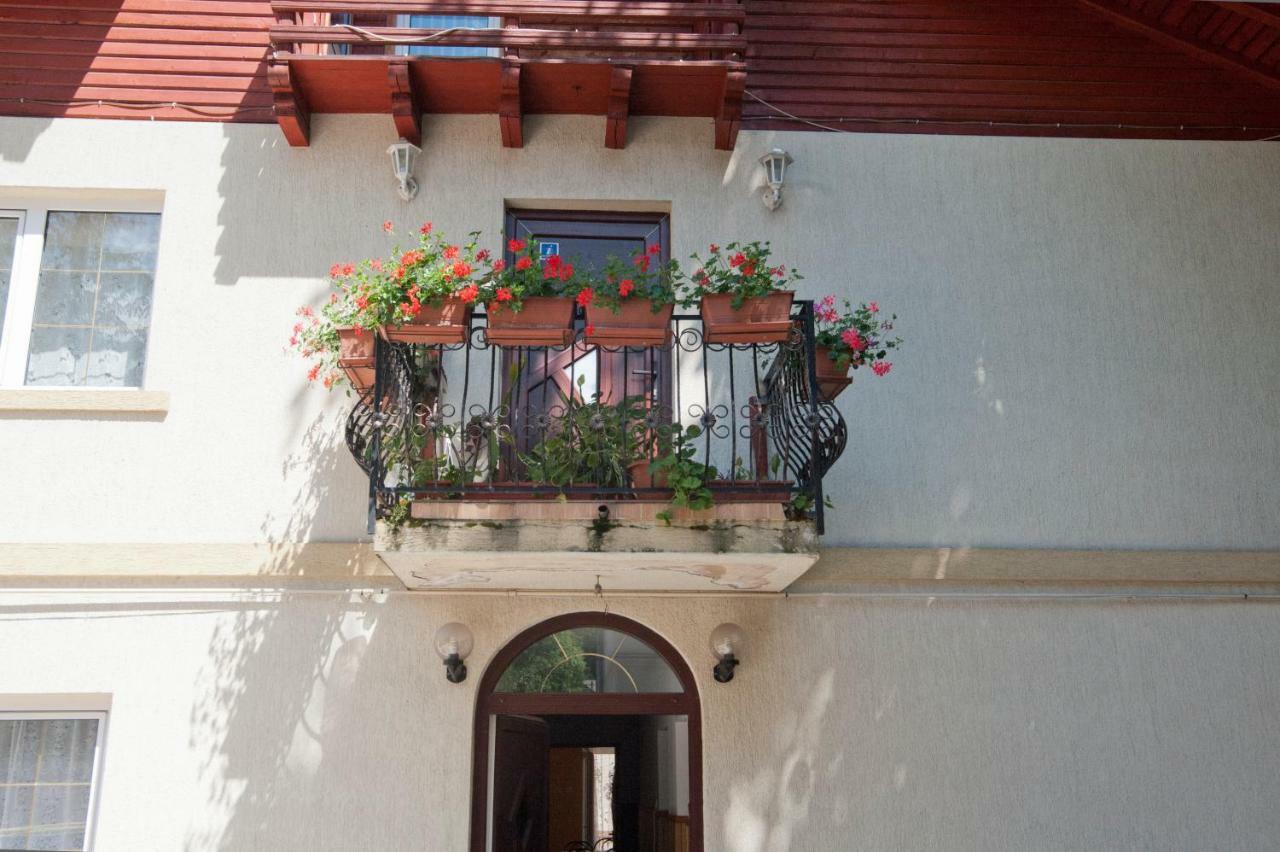 Casa Tudor Синая Екстериор снимка